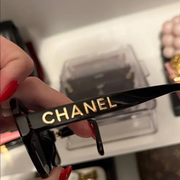 BLACK FRIDAY SALE: CHANEL Black and Gold Sunglasses - Picture 4 of 7